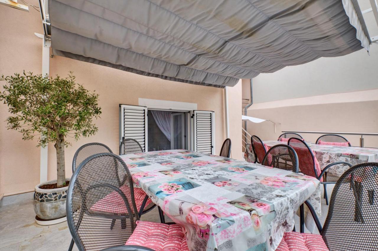 Apartments Ljubica Veli Losinj Ngoại thất bức ảnh