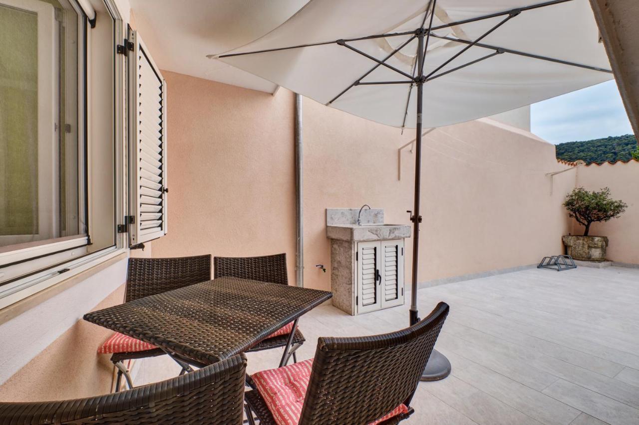Apartments Ljubica Veli Losinj Ngoại thất bức ảnh