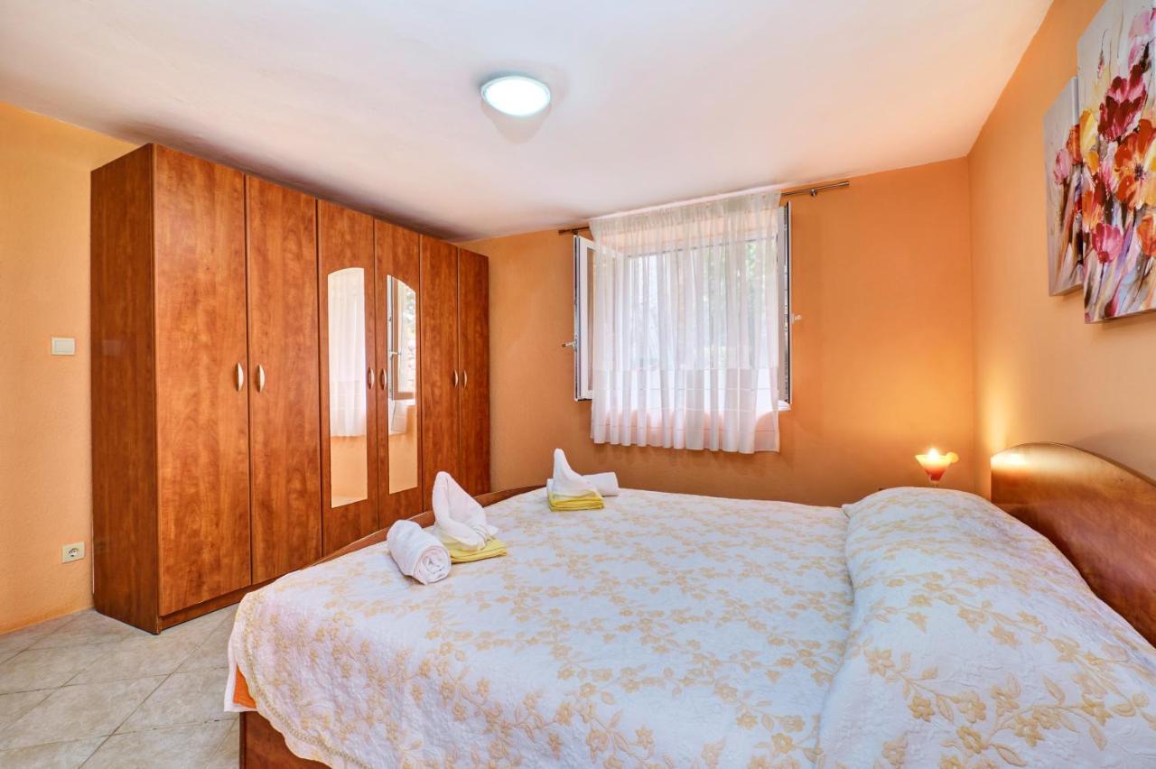 Apartments Ljubica Veli Losinj Ngoại thất bức ảnh